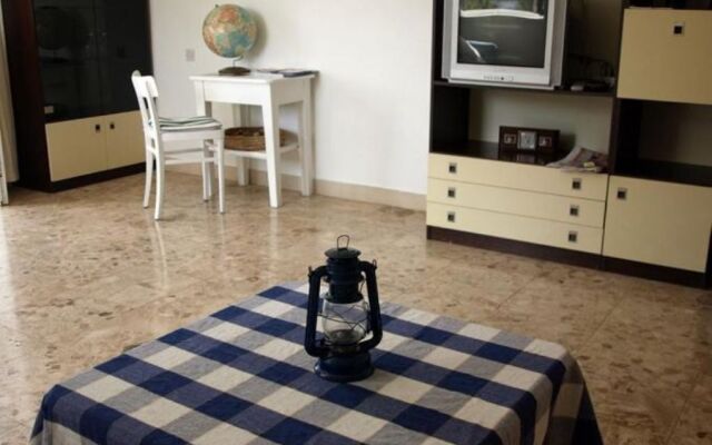Apartment Jak - 10m from the sea: A Sevid, Riviera Trogir