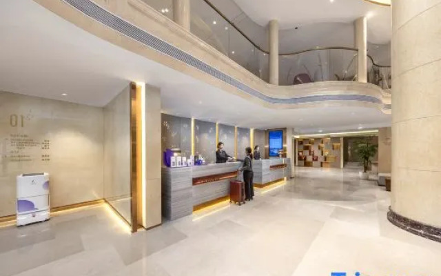 Lavande Hotel (Chongqing Kaizhou New Century Pedestrian Street)