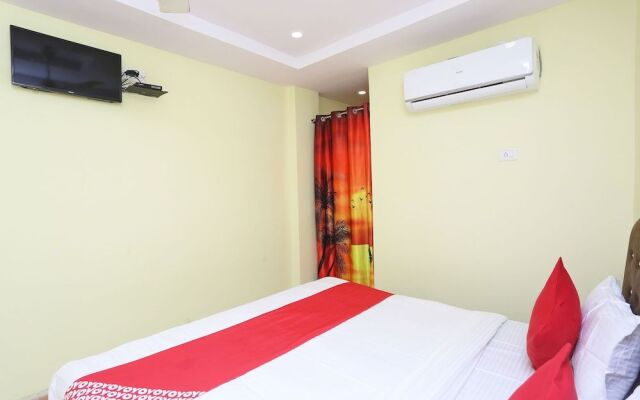 OYO 36667 Hotel Manoj