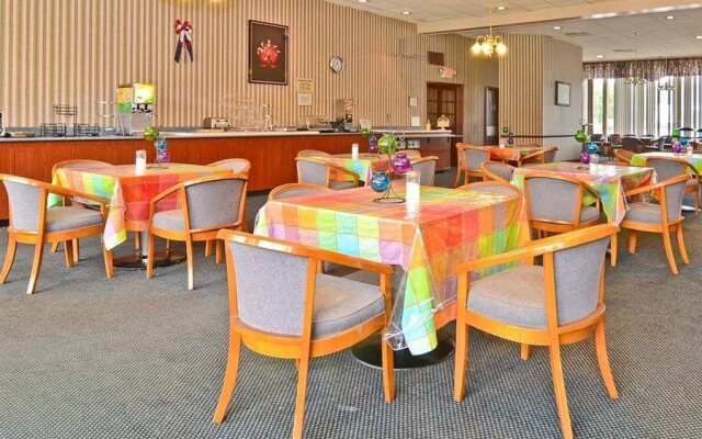 Red Carpet Inn & Suites