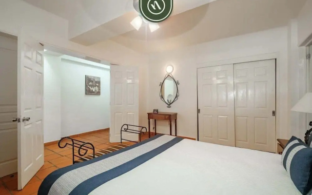 Amazing 2 BR Condo - Private Terrace - Pool