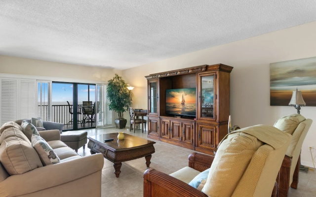 Reflections on the Gulf by Distinctive Beach Rentals
