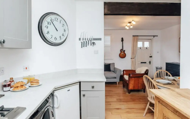 Chalk House - Pet Friendly - From 125 Per Night