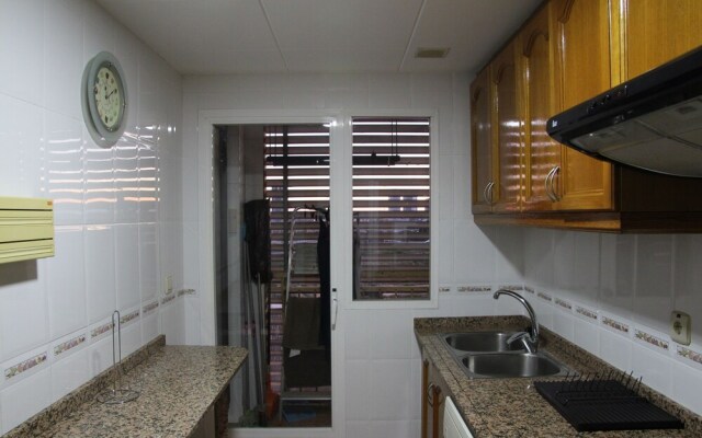 Amplio y comodo apartamento con parking