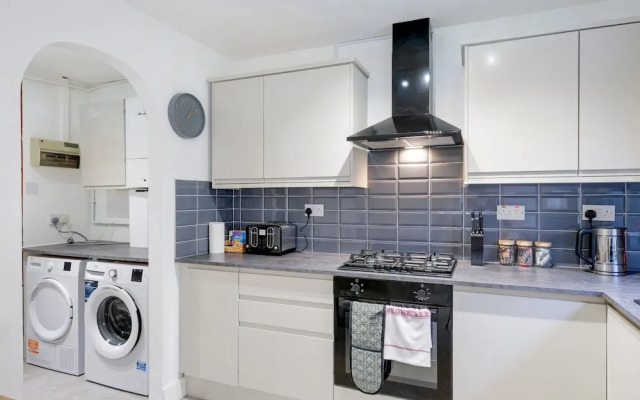 Spacious 4-Bedroom 2-Bath Home in Bywood