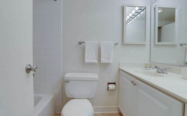 Luxury & Comfortable condo Crystal city