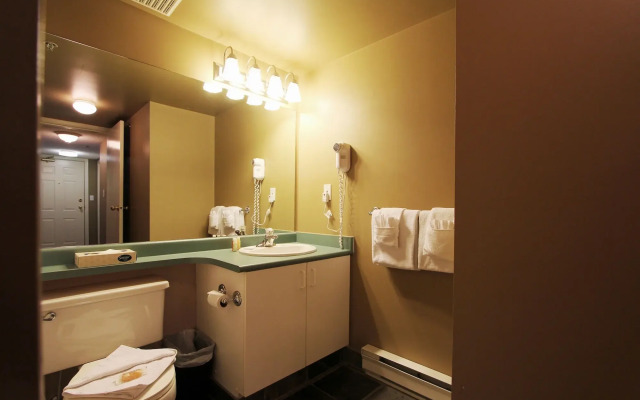 ResortQuest at Marketplace Lodge