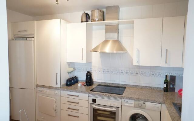 La Alcazaba - 3 bed apt With Communal Pool