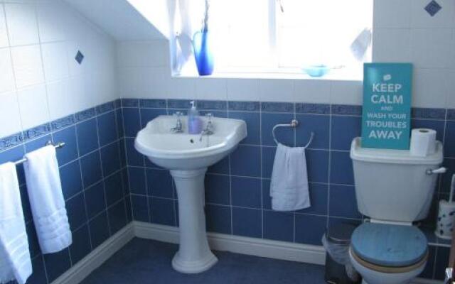 Three Horseshoes Inn