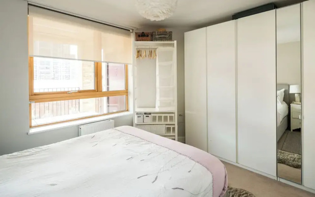 Shiny &amp; Comfy stay with Underground links nearby!