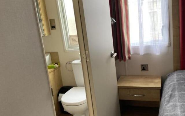 62 Solent Village