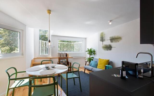 APOSENTUS - The light house at Miragaia