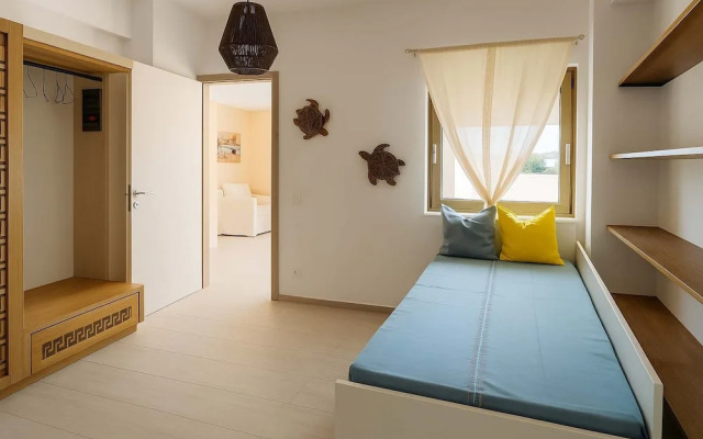 Milolithos Sunkissed Getaway Seaside Pool Escape