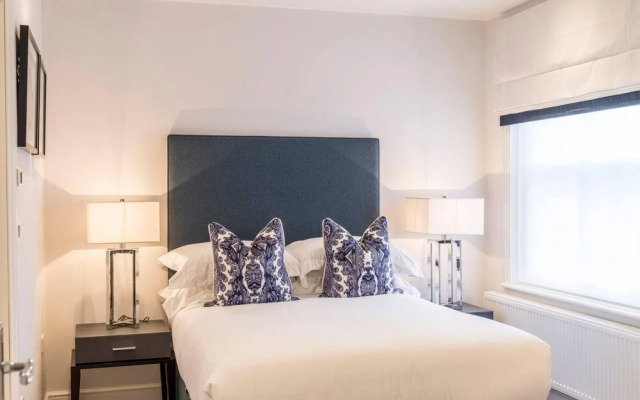 Light and Airy Central Three Bed Flat