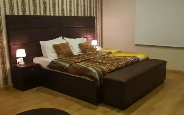 Bamboo Lounge and Guesthouse