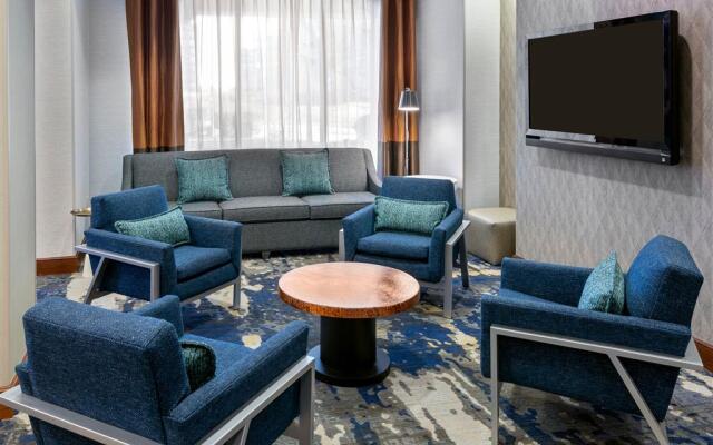 Hampton Inn & Suites Kansas City-Country Club Plaza
