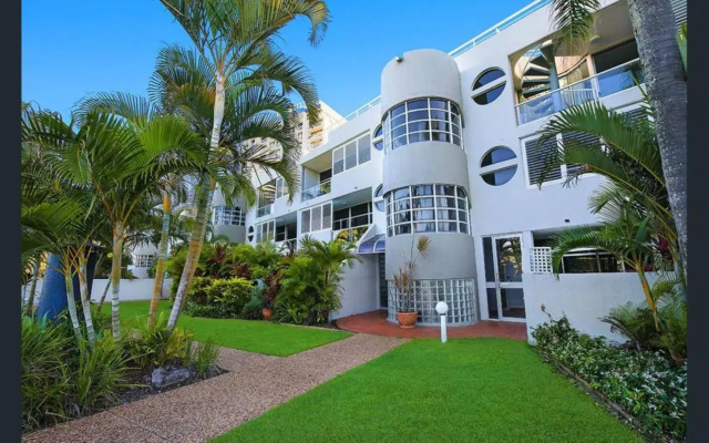 Sundeck Gardens