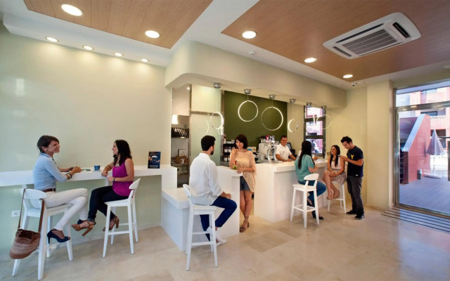 Leo Punta Umbria III - Adults Only
