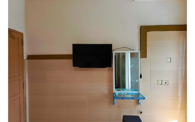 Hotel O Wisma Syariah Lahundape – Guest Rooms – Kendari