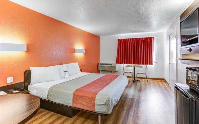 Motel 6 Tigard, OR - Portland South - Lake Oswego