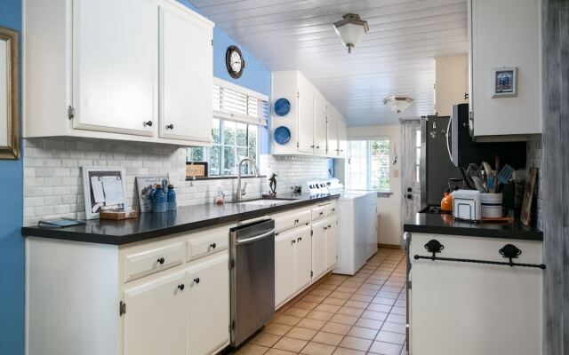 Ventura Beach Oasis by RedAwning