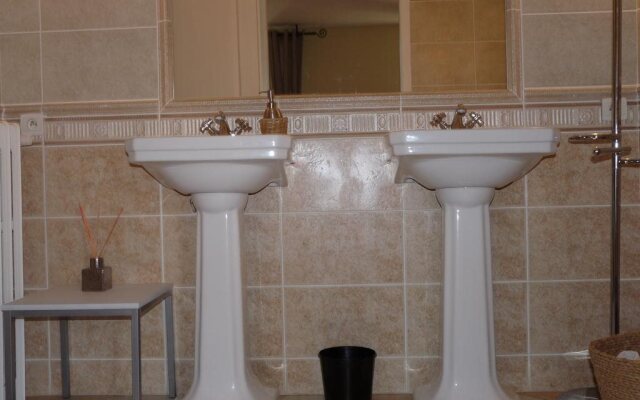 Chambres dhôtes et Gîte Sous La Tonnelle