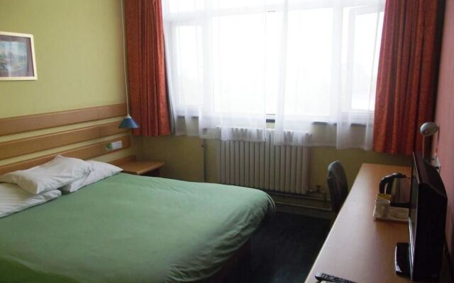 Home Inn Qingdao Jinggangshan Road