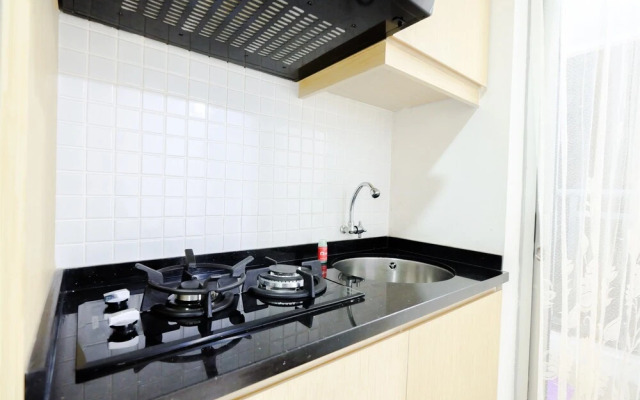 Simply & Clean Bassura City Apartment