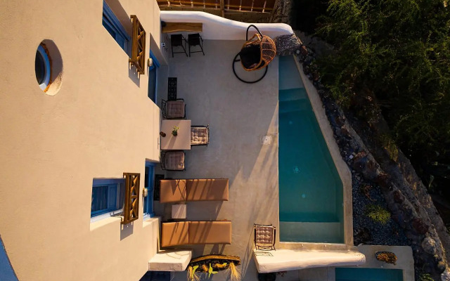 Pink Freud Villas Santorini