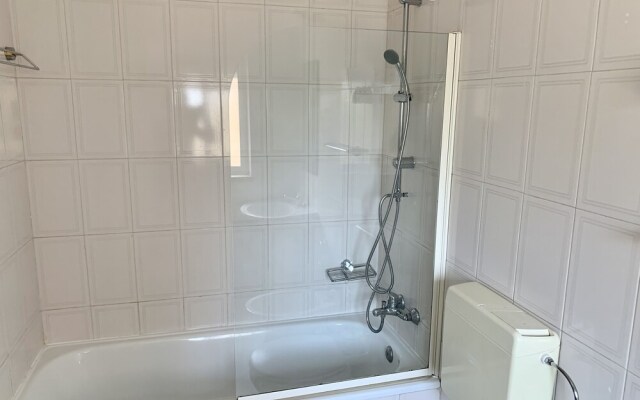 Lovely 2-bed Apartment in Lisbon Center
