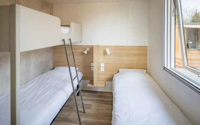 Stylish Agde Chalet Pool