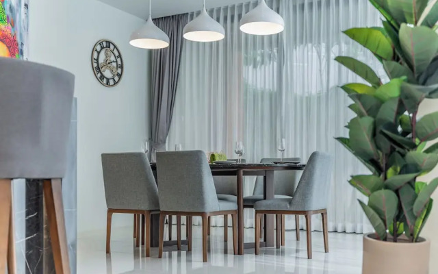Panora Villa 8119 By Villacarte