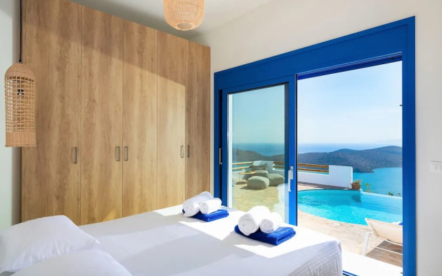 Idyllic Beautiful Villa With Private Heated Infinity Pool Panoramic Views BBQ