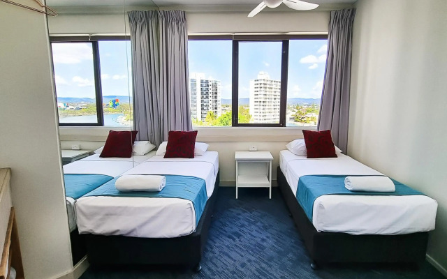 Tiki Hotel Surfers Paradise