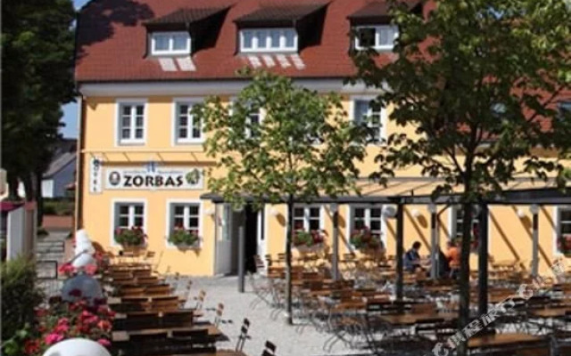 Hotel - Restaurant ZORBAS