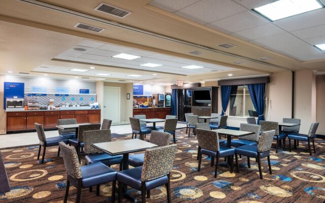 Holiday Inn Express & Suites Lathrop by IHG