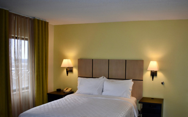 Candlewood Suites Indianapolis Downtown Medical District by IHG