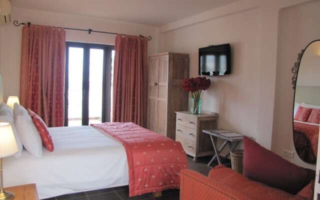 Hostal Avalon