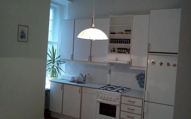 Romeo Family Apartments