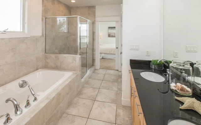 Coastal View II - 8 Br Home