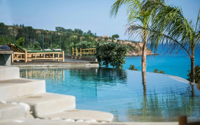 F ZEEN KEFALONIA - Adults Only