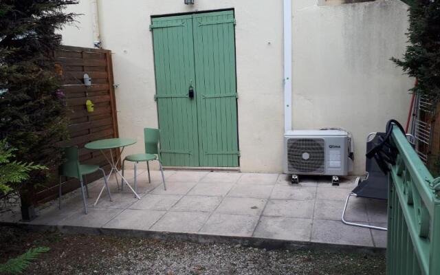 Petit Studio, terrasse, jardinet, climatisation, wifi