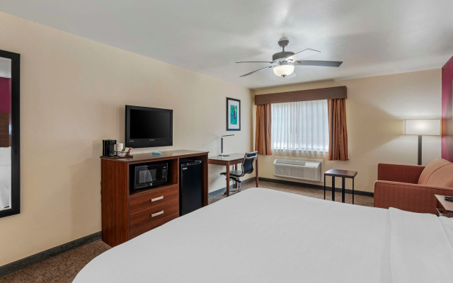 Best Western Pineywoods Inn