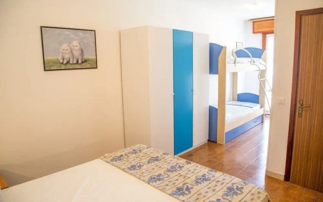 Centric Apartment by the Beach