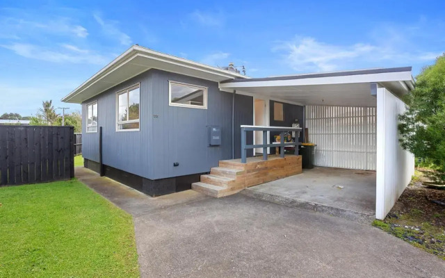 Coastal Breeze - Waihi Holiday Home
