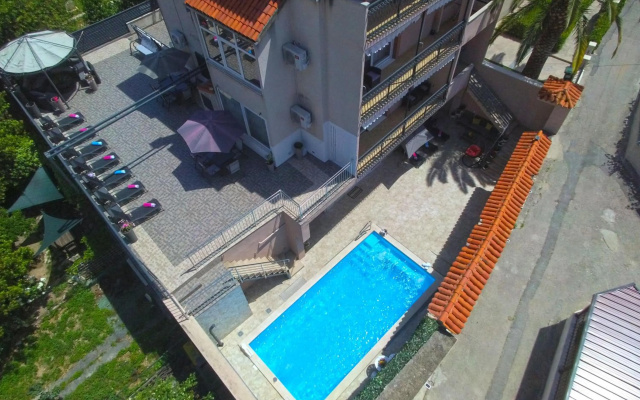 Villa Naomi