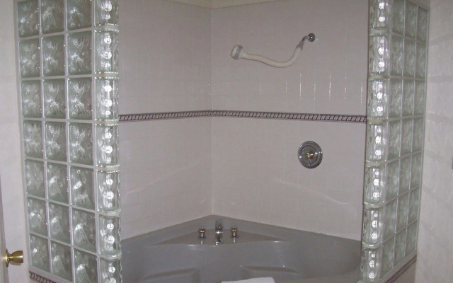 Brunner's Inn & Suites