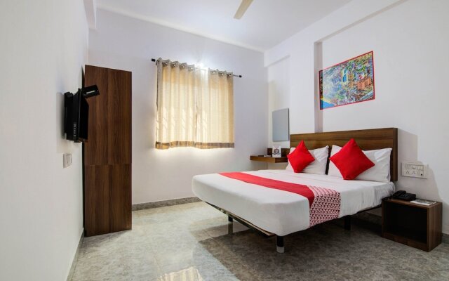 Varcity Comforts by OYO Rooms
