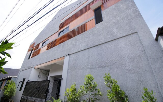 Kamar Keluarga Haji Peeng Syariah
