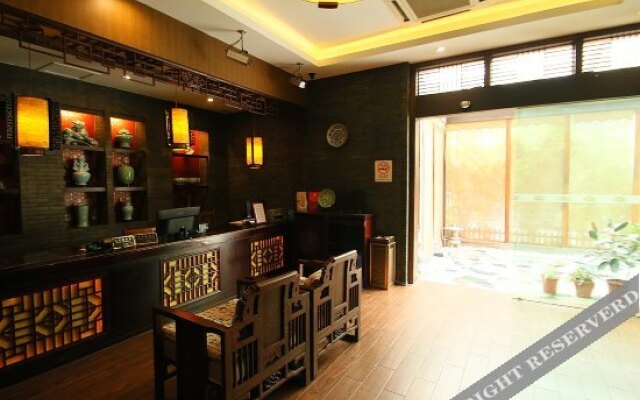 Yipeng Hotel